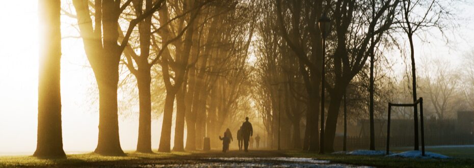 sunrise_walk_ilya-ilyukhin-128047_UNSPLASH